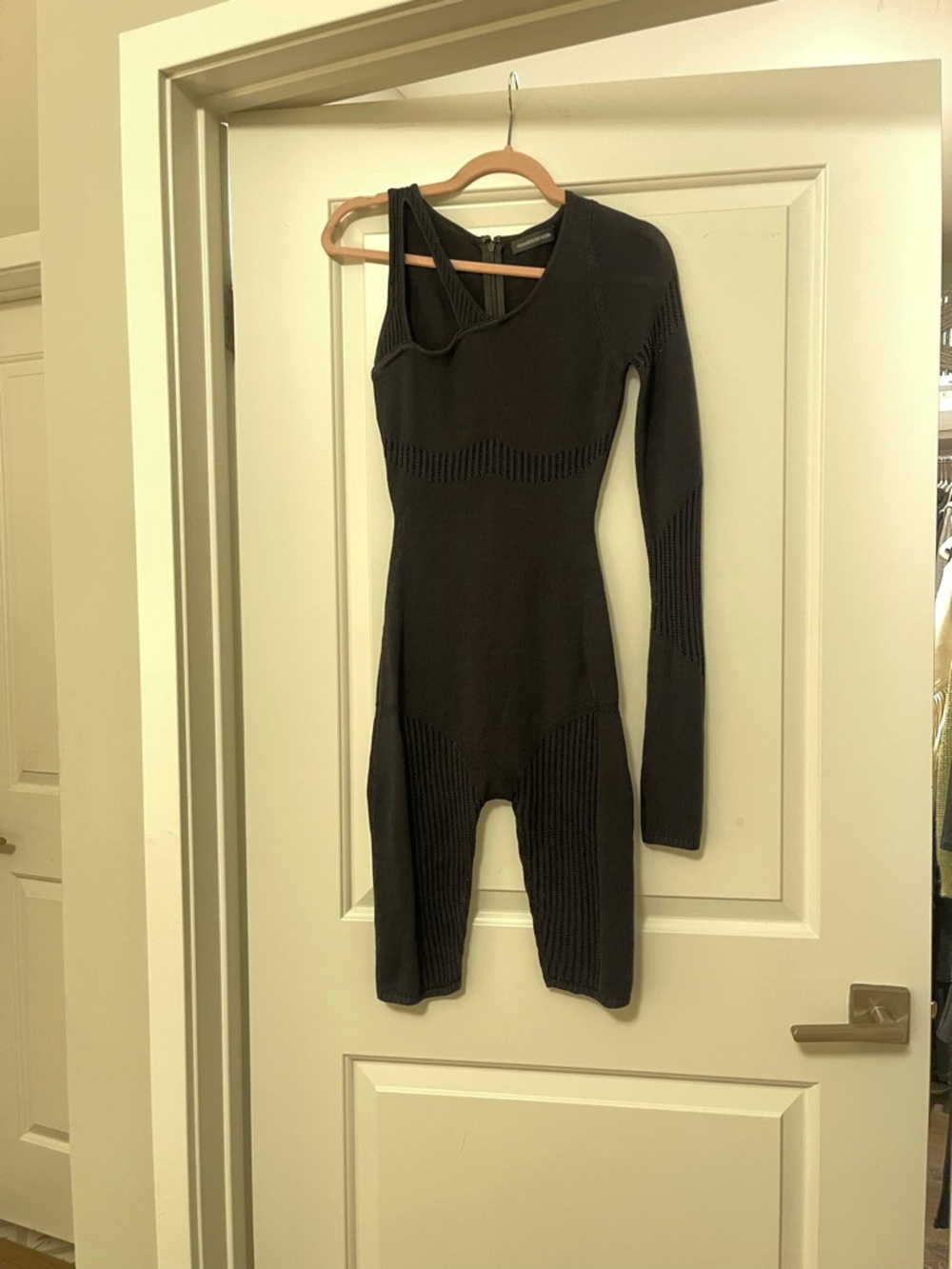 Maniere De Voir Black One-Shoulder Ribbed Knit bodysuit